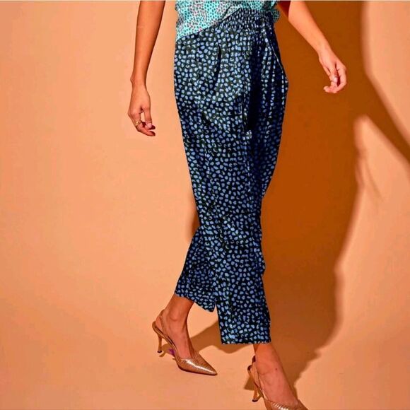 Tucker Julia Pant Cornflower Spots in Silk Stretch Charmeuse - Picture 2 of 2